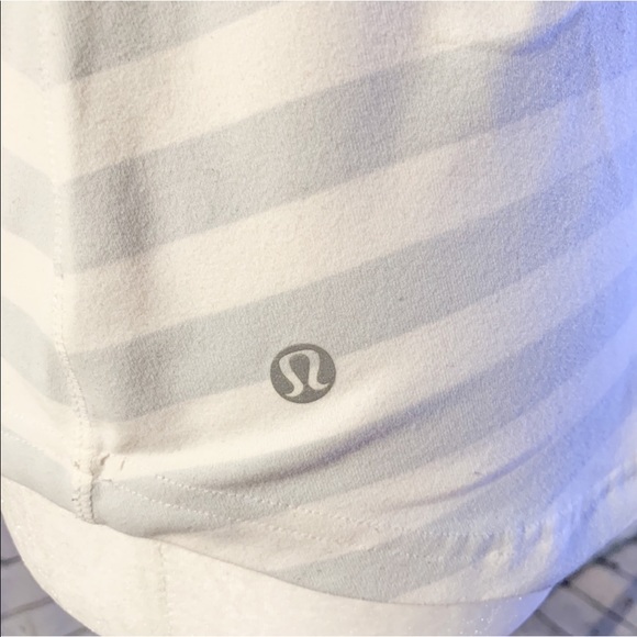 Bundle 2/$30 Lululemon V-Neck Crossback Tank - Picture 3 of 3